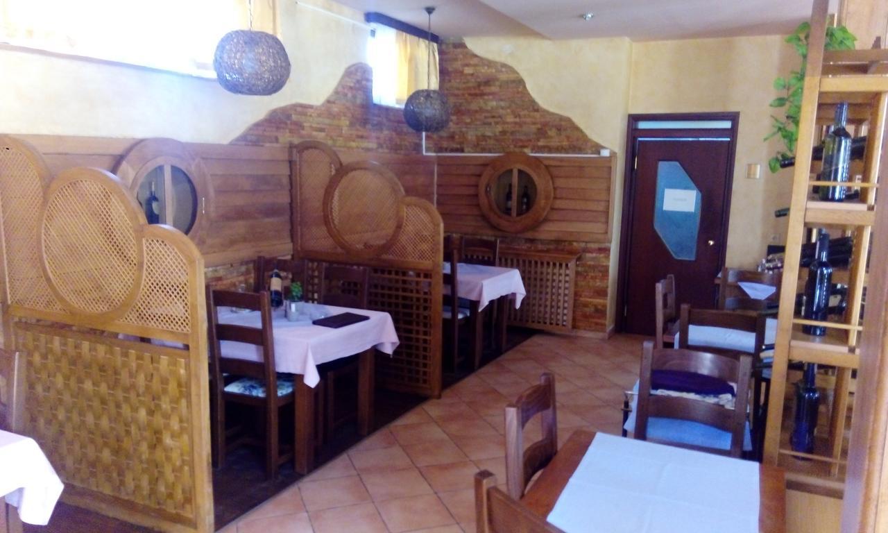 Bed and Breakfast Pansion Kamin Lukavica Экстерьер фото